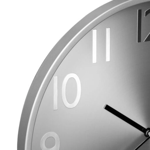 Wanduhr In Silbern – Bild 2
